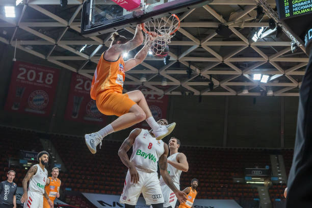 球队不仅在 球队不仅在