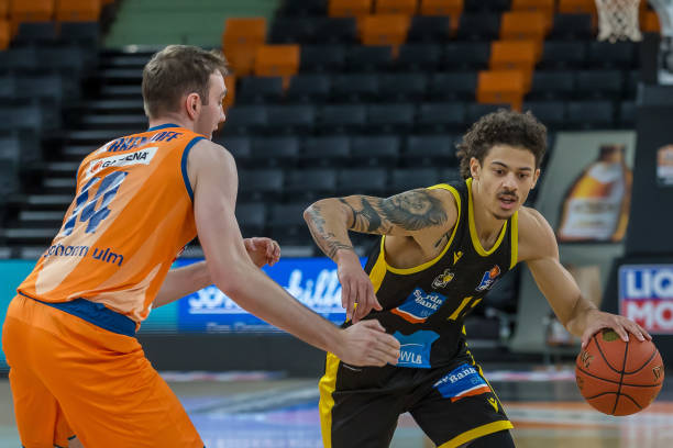 压倒性的优 压倒性的优